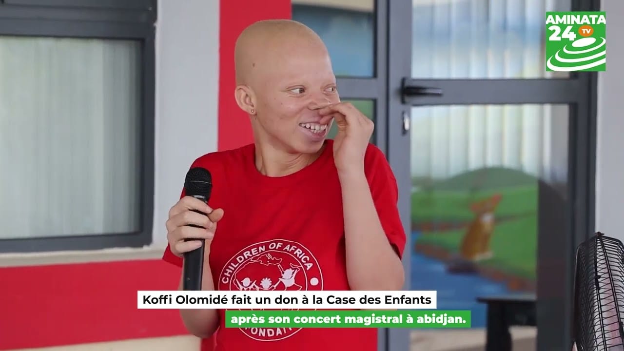 Koffi Olomidé fait un don à la Case des Enfants après son concert magistral à Abidjan