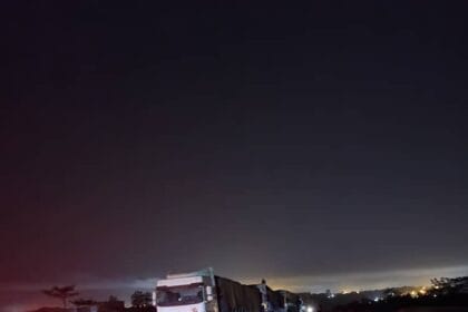 plusieurs dizaines de camions transportant du maïs ont été bloqués par des opérateurs de l’aviculture à Agnibilekro.